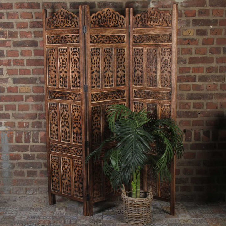 Wooden screen Firdaus