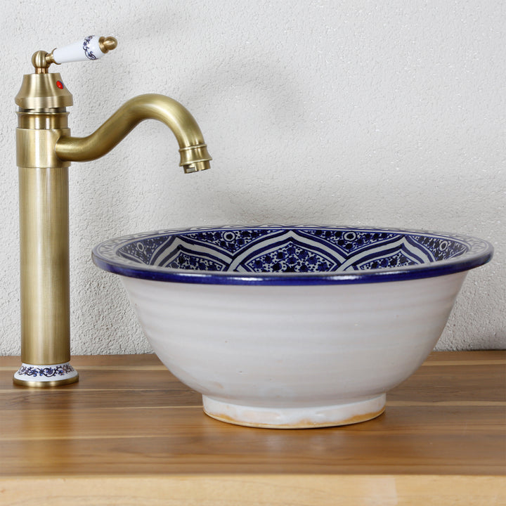 Lavabo peint à la main