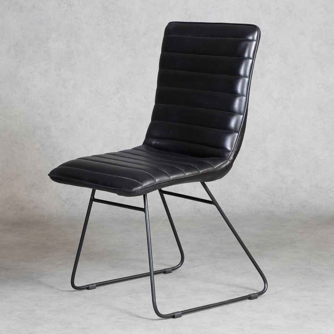 Chaise de salle à manger en cuir noir