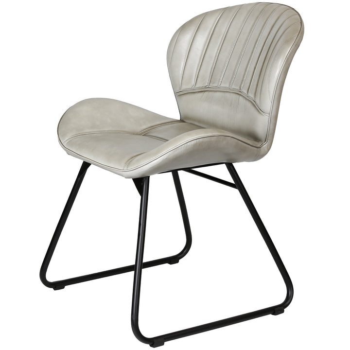 Chaise en cuir gris clair