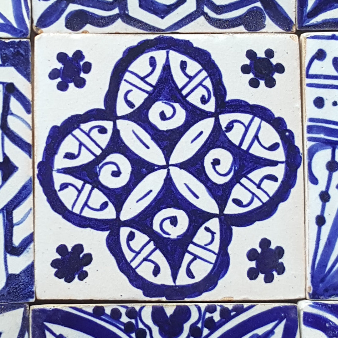 Carreaux peints à la main, mélange bleu et blanc